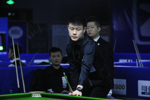 俱乐部和球 俱乐部和球